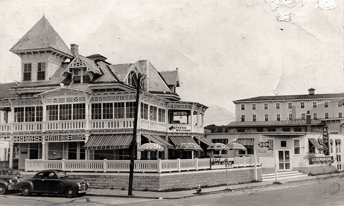 Where Arnold's once stood, you can now find Carney's Restaurant and Bar and a mini golf course.